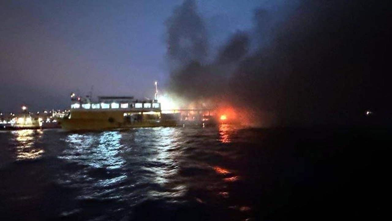 Marmara Denizi'nde feribot yangını