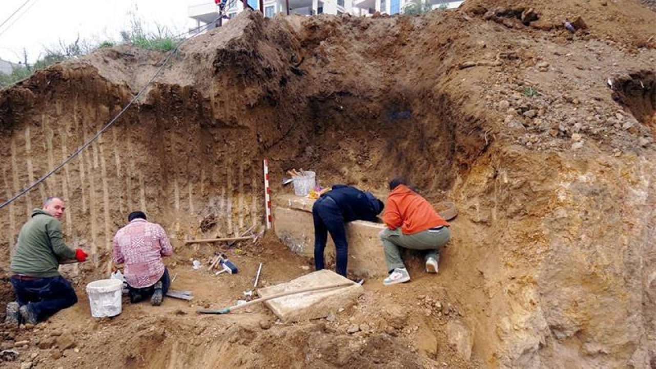 Bursa'da inşaat kazısında lahit bulundu
