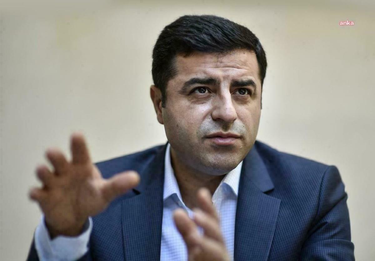 Selahattin Demirtaş: Depremin Açtığı Yaralar Halen Kanıyor. Dayanışmayı Sürdürelim Lütfen