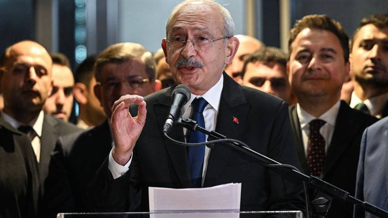 Sabah başyazarı Barlas: Kılıçdaroğlu'nun adaylığını açıklamasının ardından HDP kanadından destek sinyalleri ge
