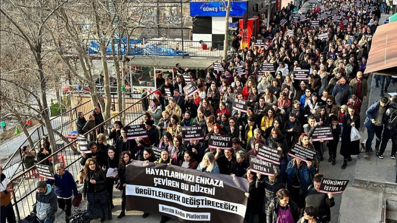 Tunceli'de kadınlar, depremlerde hayatını kaybeden kadınlar için yürüdü