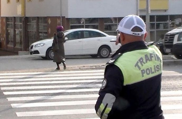 20 bin yaya geçidinde, 200 bin polis yaya nöbeti tutacak