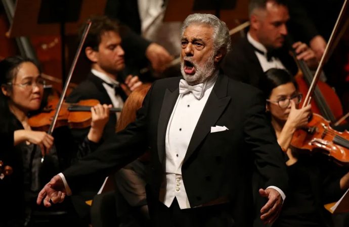 Hakkında taciz iddiaları bulunan Dünyaca ünlü İspanyol tenor istifa etti