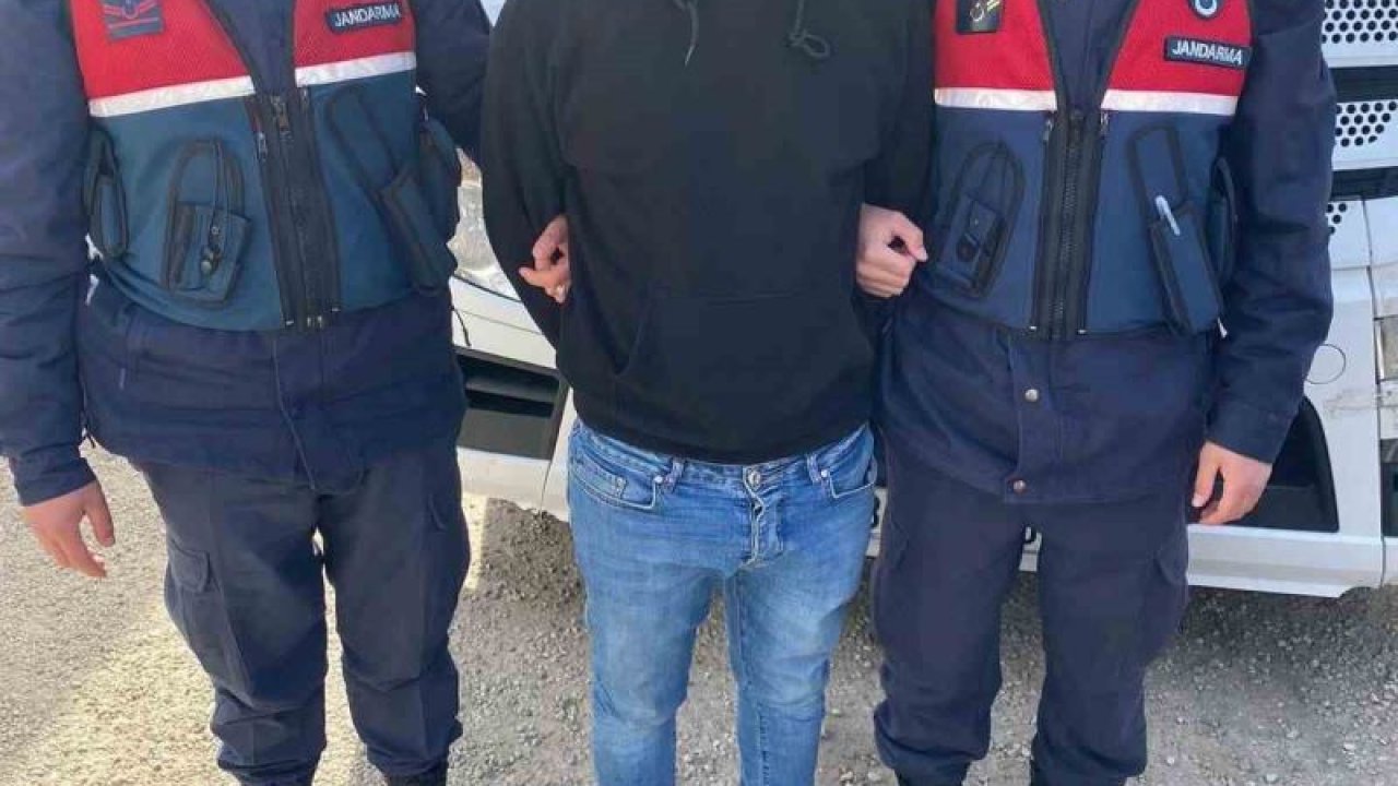 Cinayet suçundan aranıyordu: Yurt dışına kaçarken yakalandı