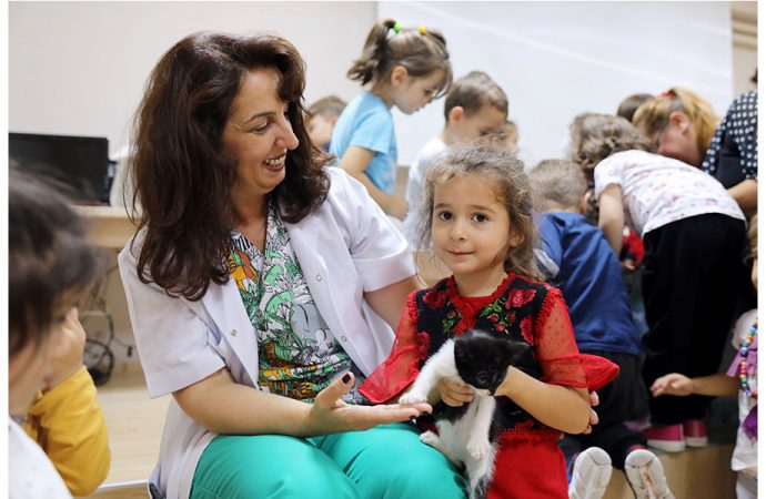 Mudanyalı minikler ‘can dostlarıyla’ buluştu