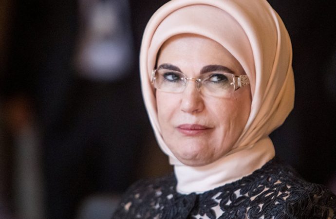 İsmailağa Cemaati'nden Emine Erdoğan’a teseddür göndermesi: Tesettür garabeti ortaya çıktı