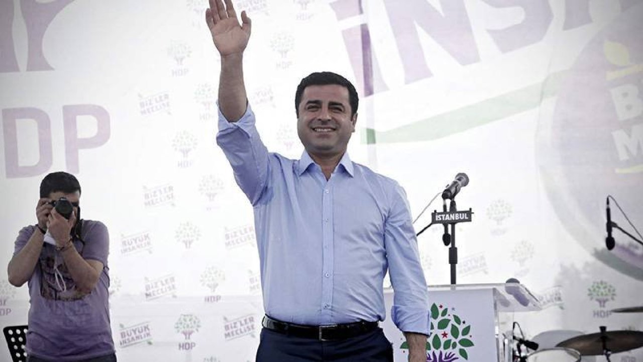 Selahattin Demirtaş'tan 'hazırız' mesajı: Kemerlerinizi bağlayın, değişime doğru yola çıkıyoruz