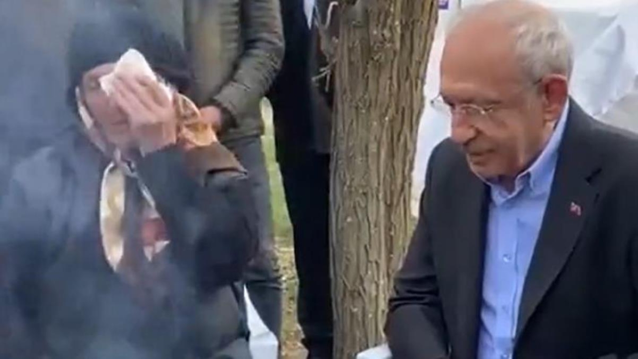 Depremzede kadının isteği yürek dağladı! Başını önüne eğen Kılıçdaroğlu ne diyeceğini bilemedi