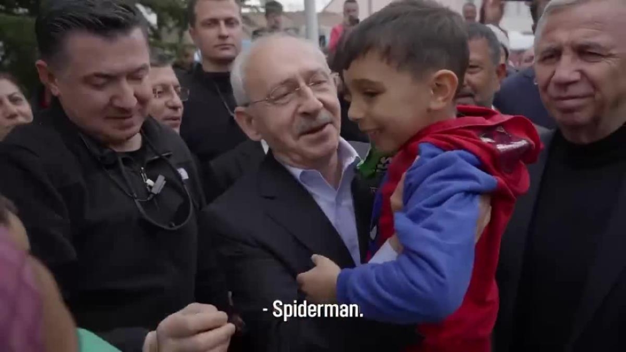 Kılıçdaroğlu, Depremzede Çocuklar ile Görüntülerini Paylaştı: 