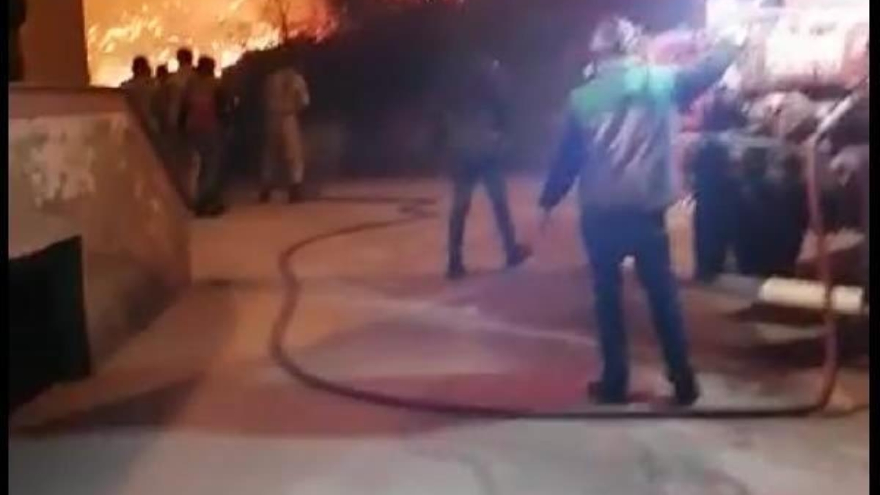 Trabzon Of'ta örtü yangını (2)