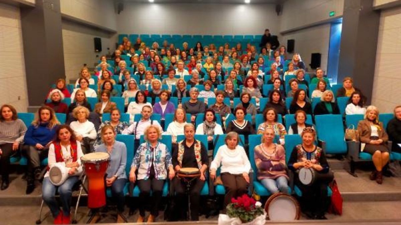 Depremle ilgili beste yaptılar, konsere geleceklerden bilet yerine yardım paketi isteyecekler