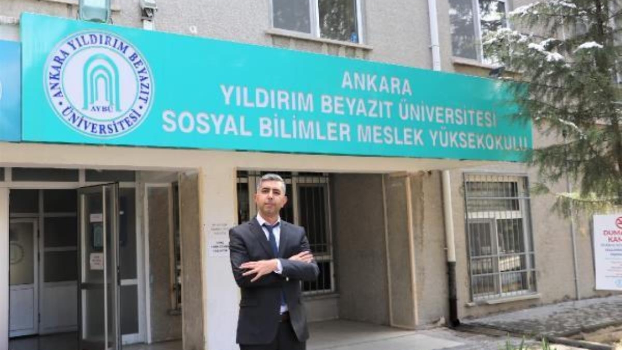 Üniversitede şoförlükten akademisyenliğe