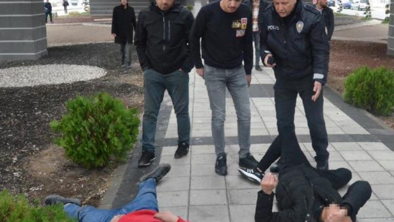 Aksaray'da çıkan bıçaklı kavgada 4 lise öğrencisi yaralandı
