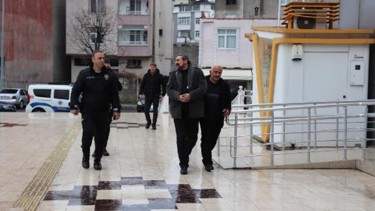 2 kişiyi vurup kendisini çatıya kilitledi, 14 saat sonra ikna edilip teslim oldu (2)