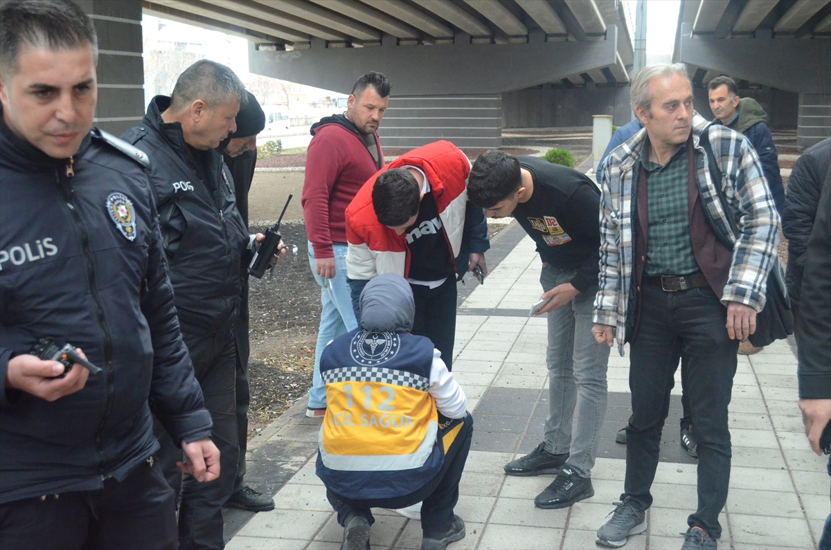 Mesleki eğitim merkezi öğrencileri arasında bıçaklı kavga: Biri ağır dört öğrenci yaralandı