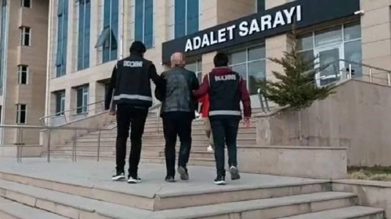 Yıkılan sitenin müteahhidi İran'a kaçarken yakalandı