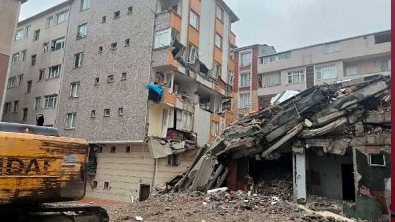Bahçelievler'de yıkımı yapılan bina yan binanın üzerine çöktü