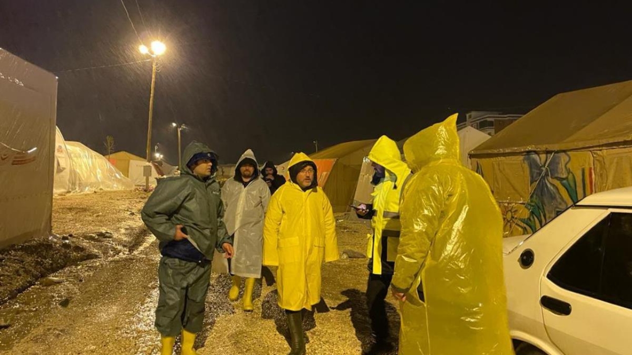 Vali Çiçek, deprem ve selin vurduğu Adıyaman'ın umudu oldu