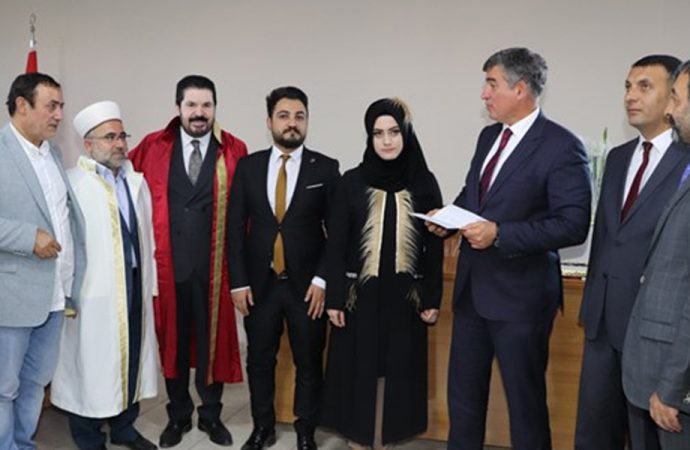 Savcı Sayan dini nikah kıydı; Metin Feyzioğlu, dini nikahta 'şahit' oldu