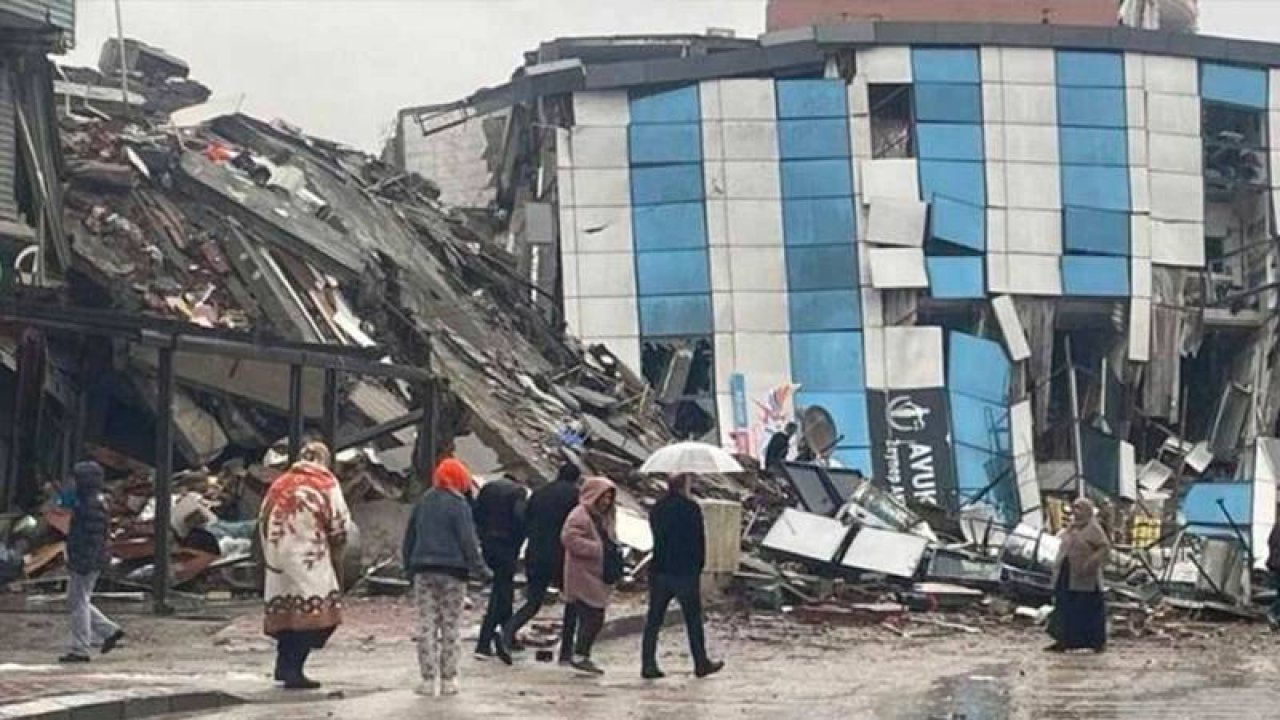 İlber Ortaylı: İsias Otel, Türkiye’de inşaat sektörünün sahtekârlık olayının abidesi