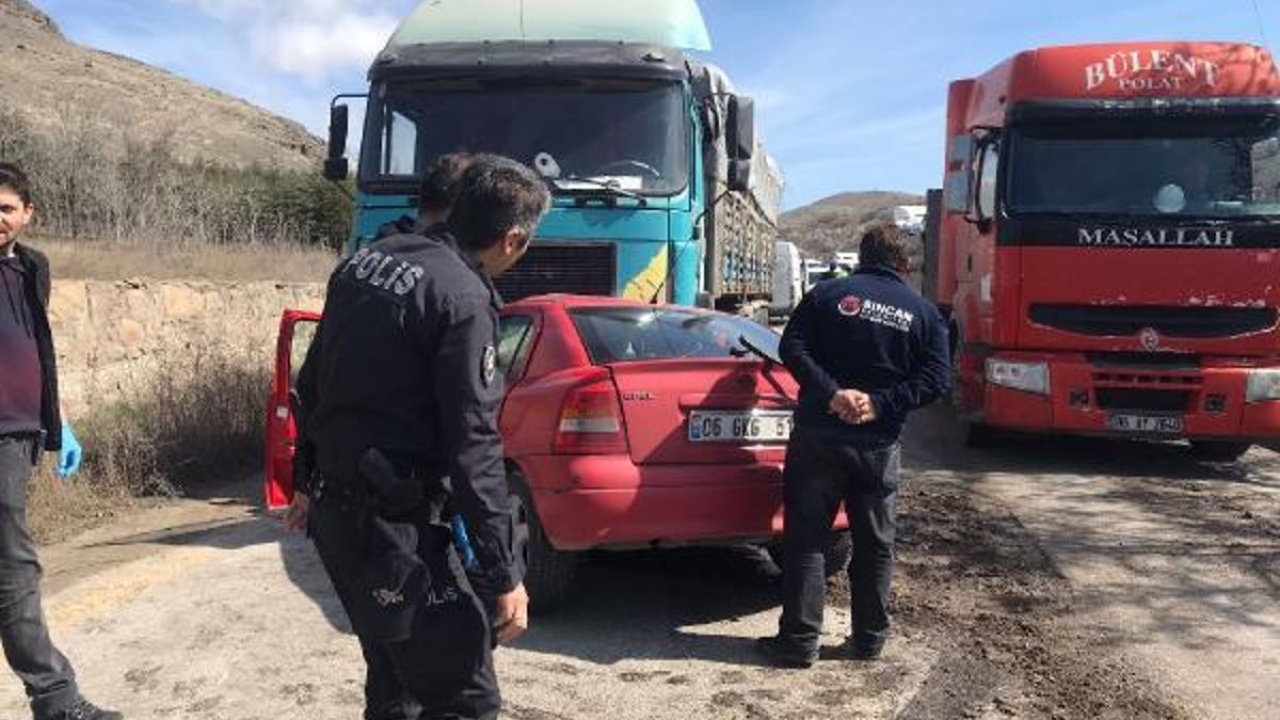 Ankara'da TIR ile çarpışan otomobilin sürücüsü öldü