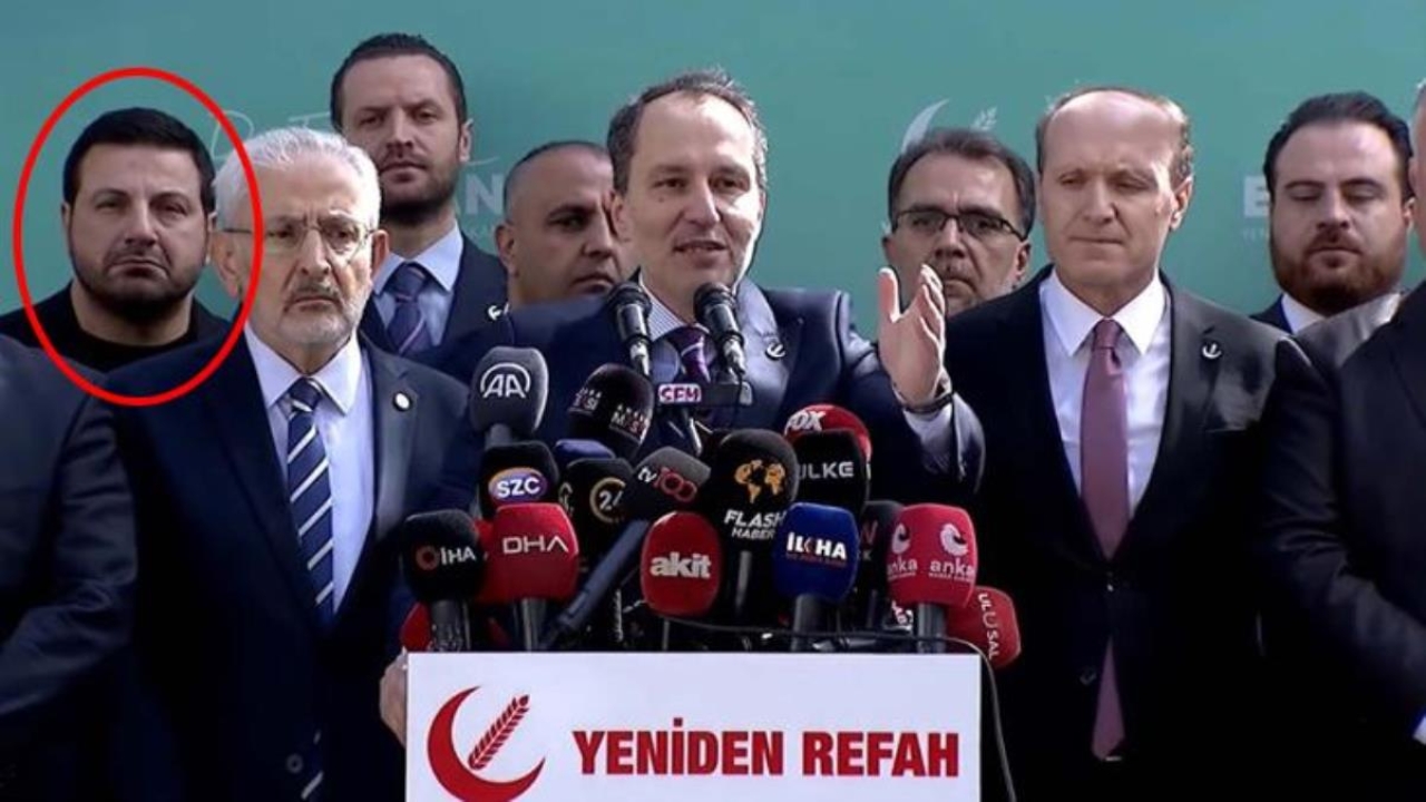 Erbakan ittifak kararını açıklarken gözler Davut Güloğlu'na çevrildi: Burada ne işi var?