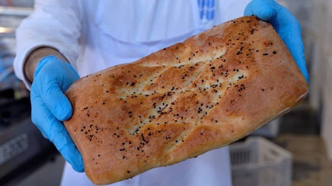 İstanbul'un ardından Ankara Büyükşehir Belediyesi de Ramazan pidesinin 5 liradan satılacağını duyurdu