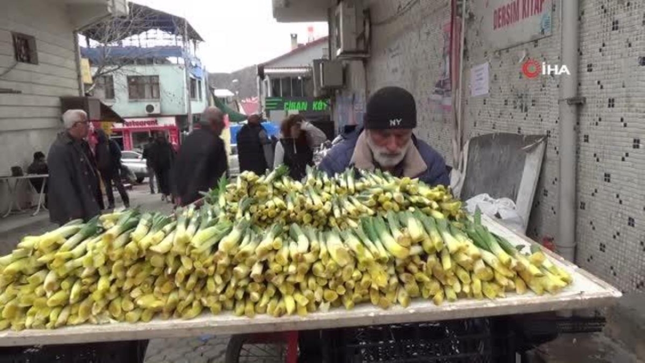 Gulik olarak bilinen çiriş otu tezgahlarda yerini aldı