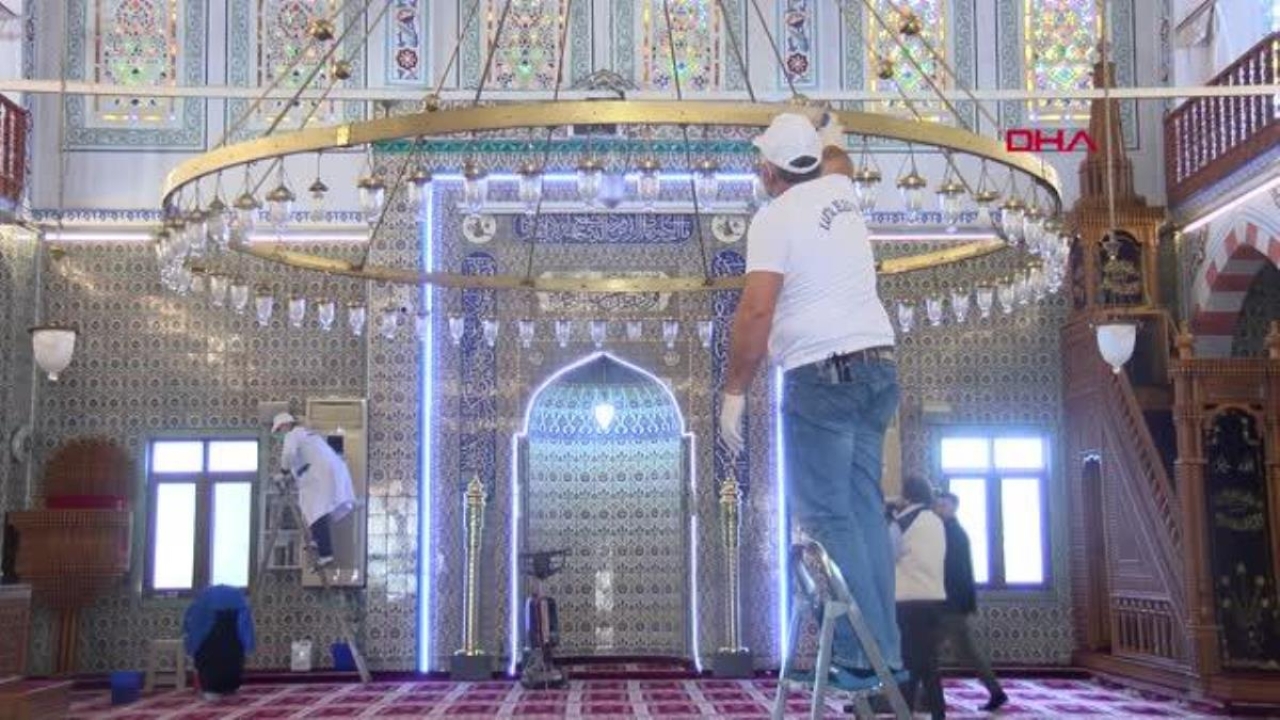 Istanbul-kartal'da cami ve cemevlerinde ramazan hazırlığı