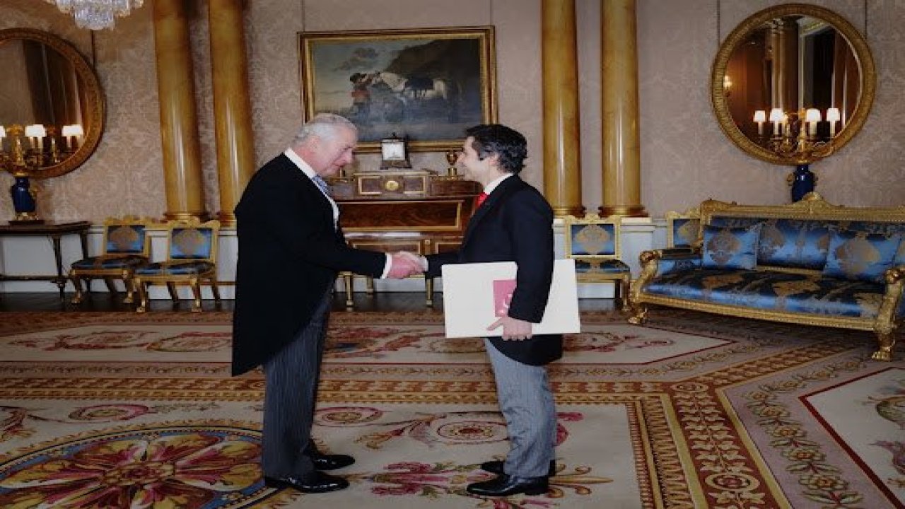 Londra Büyükelçisi Ertaş, Kral Charles'a güven mektubunu sundu