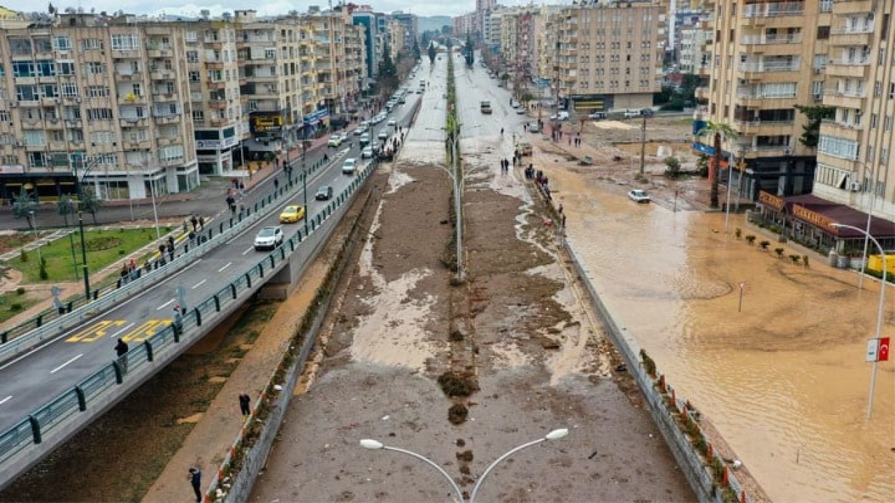 Deprem bölgesi için sel uyarısı