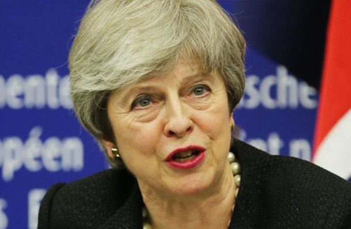 Theresa May’den şartlı istifa mesajı!