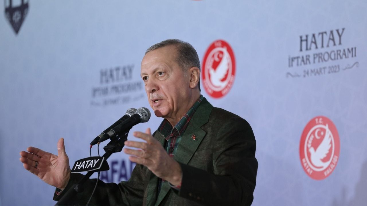 Karar yazarı İbrahim Kiras: Erdoğan'ın oyları niye Ecevit'in oyları gibi erimiyor