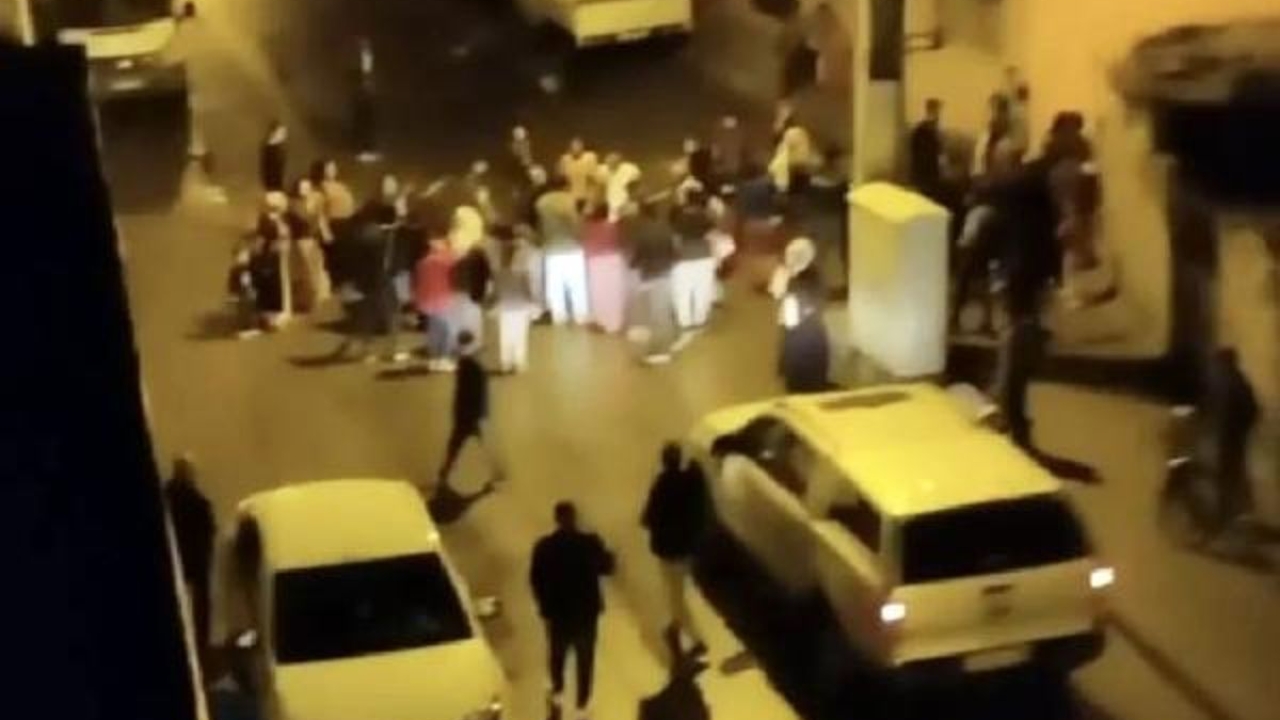 Batman'da husumetli aileler arasındaki taş- sopa ve silahlı kavga kamerada 2 yaralı, 11 gözaltı