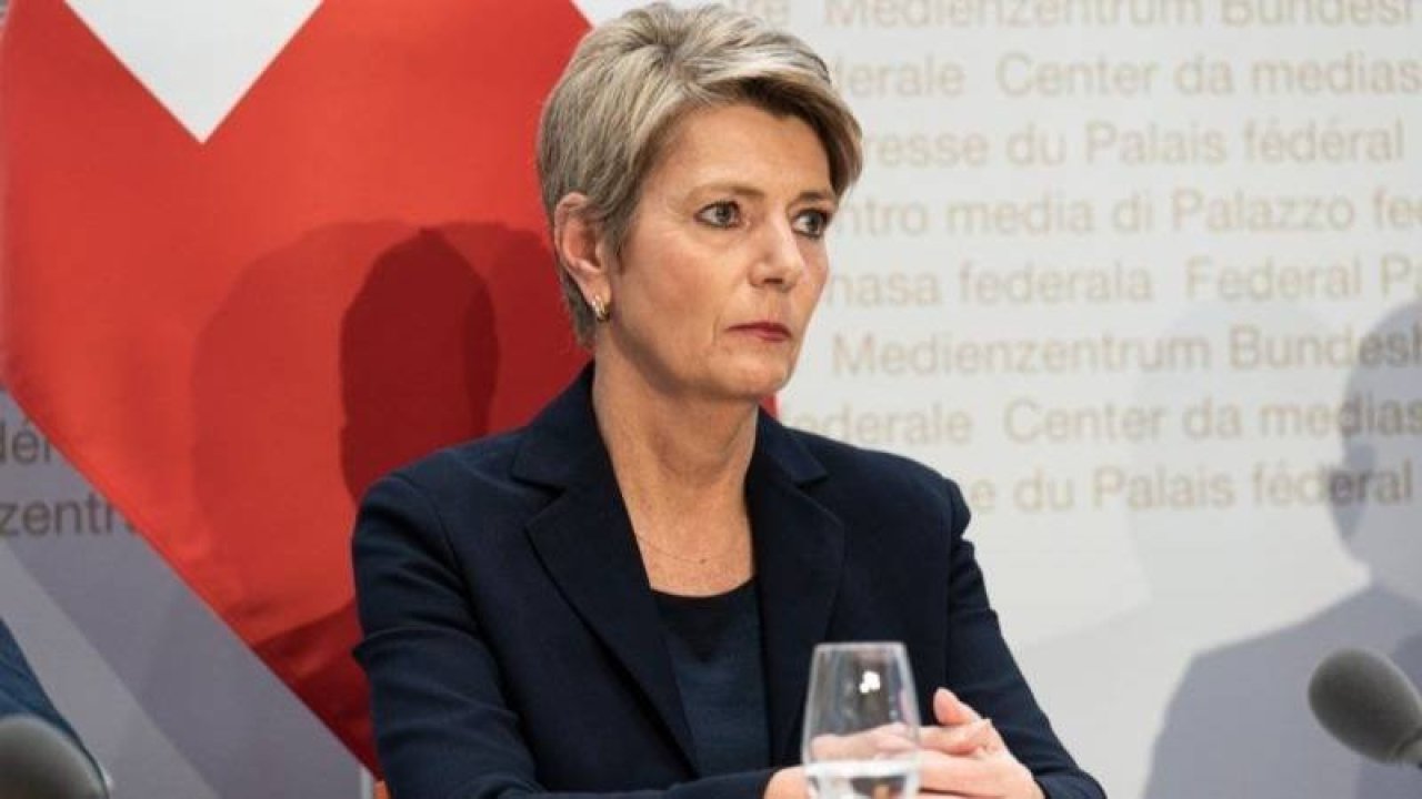 İsviçre Maliye Bakanı Sutter: Credit Suisse bir gün daha dayanamazdı