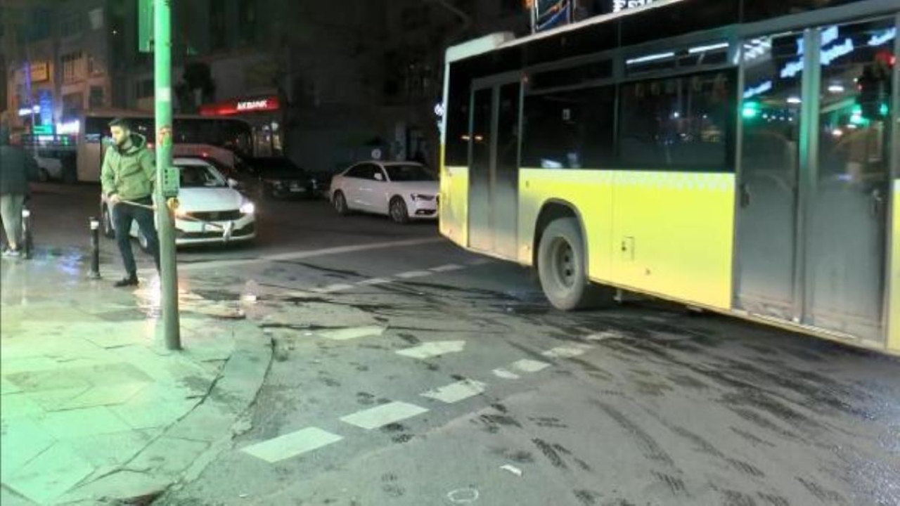 Bağcılar'da silahlı saldırı, 1'i çocuk 3 yaralı