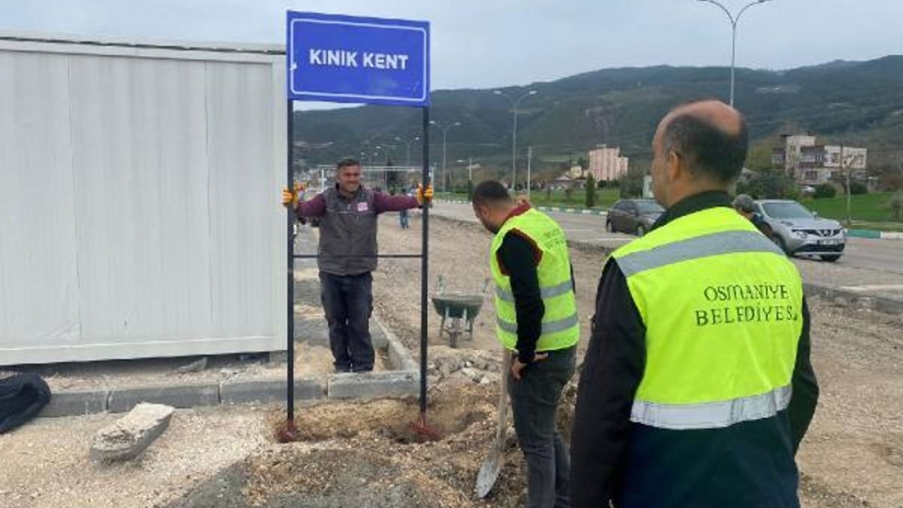 Osmaniye'de mahallelere ayrılan konteyner kentte tabelalar asıldı