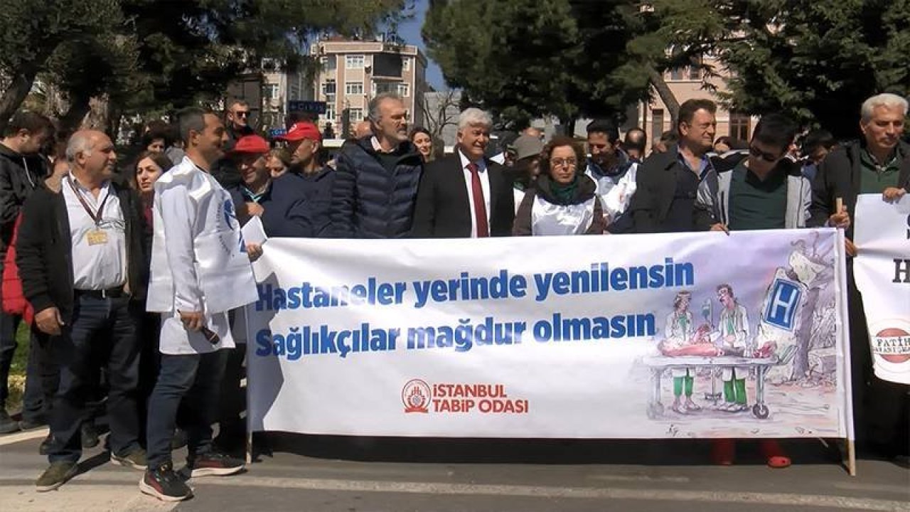 Cerrahpaşa Tıp Fakültesi önünde
