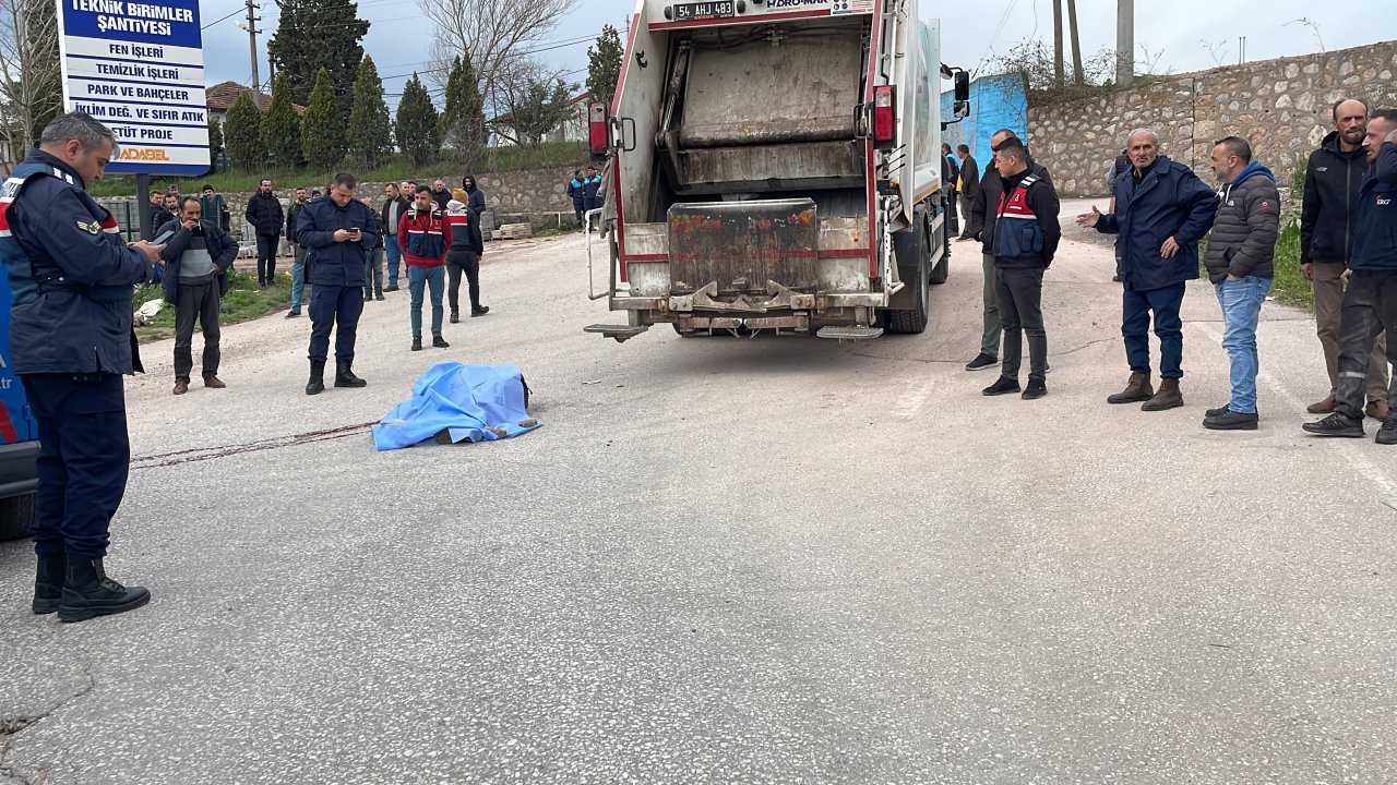 Çöp kamyonun çarptığı adam öldü