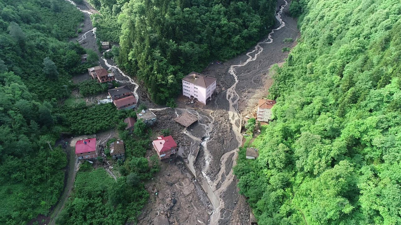 Doğu Karadeniz'de sel ve heyelan riski arttı, uzmanından 