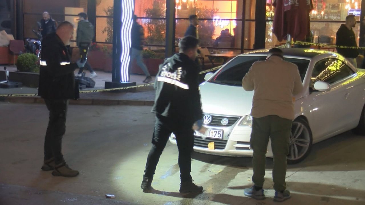 İstanbul’da silahlı çatışma: Birbirlerine kurşun yağdırdılar