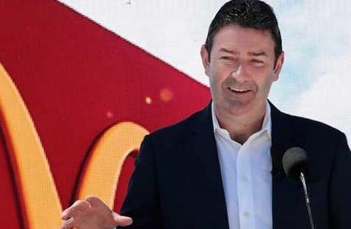 McDonald’s CEO’su, çalışanıyla ilişki yaşadığı için kovuldu