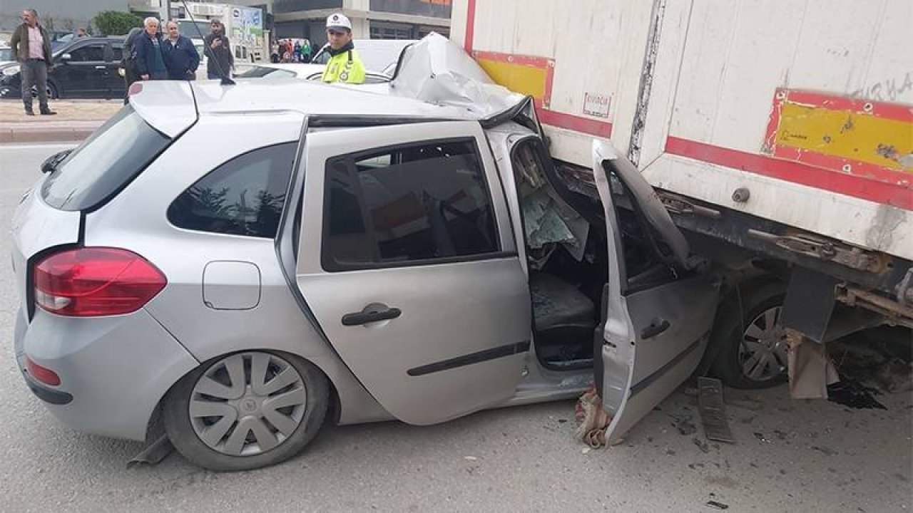 Otomobil park halindeki TIR'a çarptı: 1 ölü, 3 yaralı