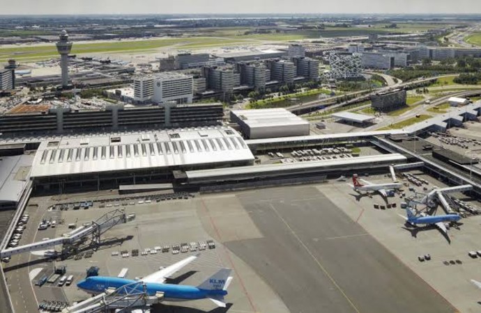 Pilot, yanlışlıkla uçağın kaçırılma alarmını harekete geçirince havaalanı karıştı