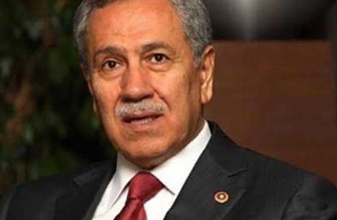 Canlı yayına bağlanan Bülent Arınç’tan ‘istifa’ açıklaması