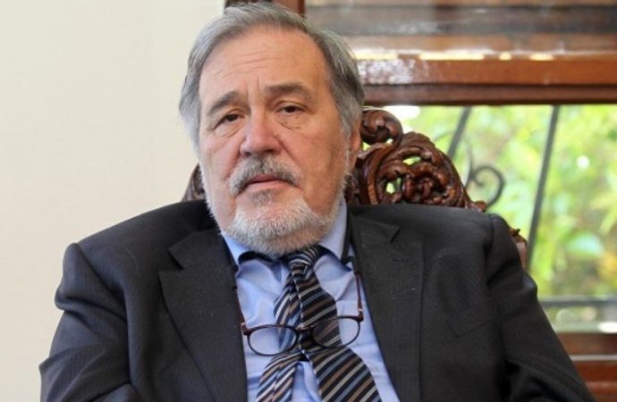 ‘Fesli böyle yazıyordu. Cahil, gelişmemiş beyin’