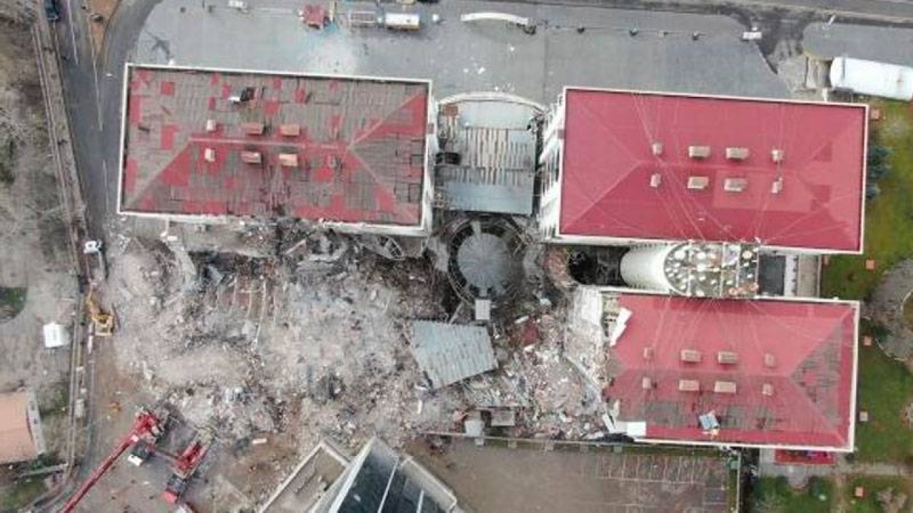 Galeria Sitesi inşaat halindeyken çökme meydana gelmiş