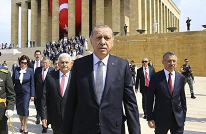 Erdoğan sloganlarına suç duyurusu