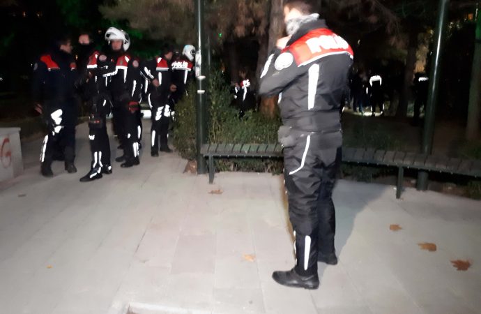 Birliğinden firar edip havaya ateş açan asker, kendini vurdu