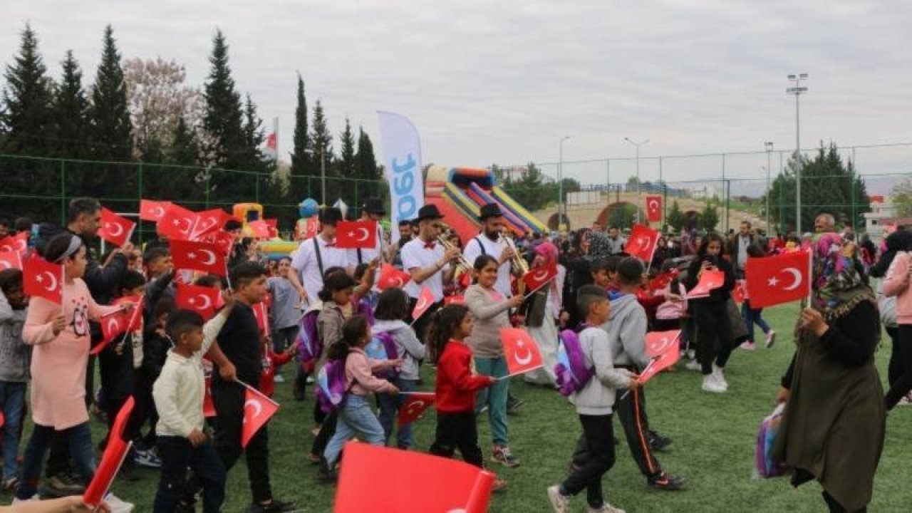 Koç Topluluğu'ndan 23 Nisan Ulusal Egemenlik ve Çocuk Bayramı’nda deprem bölgesindeki çocuklara destek